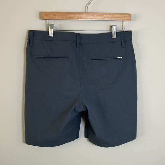 VUORI Meta Short 8 inch Mens Charcoal Grey Chino Pockets Stretch Sz 31 - Picture 5 of 10